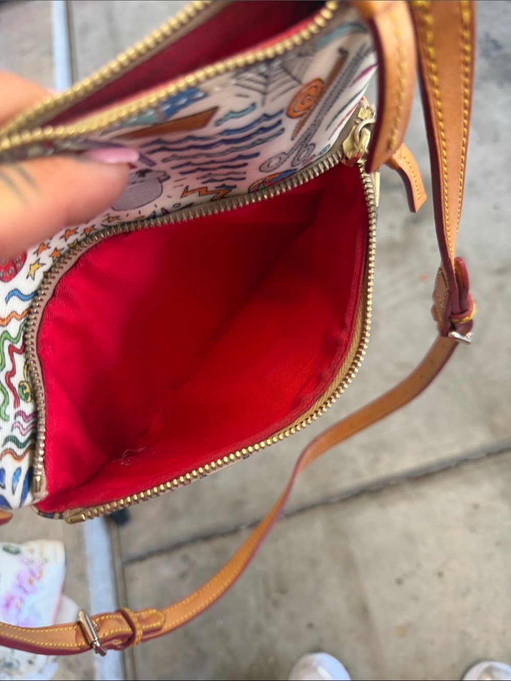 Dooney & Bourke White Multicolor Doodle Shoulder Bag with Tan Trim - Picture 3 of 4